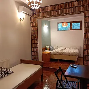 Discreet And Quiet In Of Piata Romana Apartament